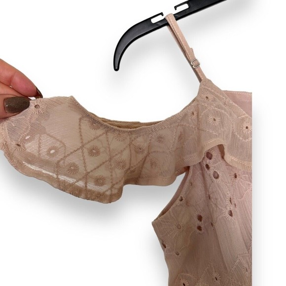 Astr Dusty Pink April Eyelet Ruffle Cold Shoulder Wrap Blouse Sz Large - Picture 6 of 16